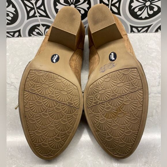 Dr. Scholl's Shoes Credit Ankle Boot - Picture 9 of 10